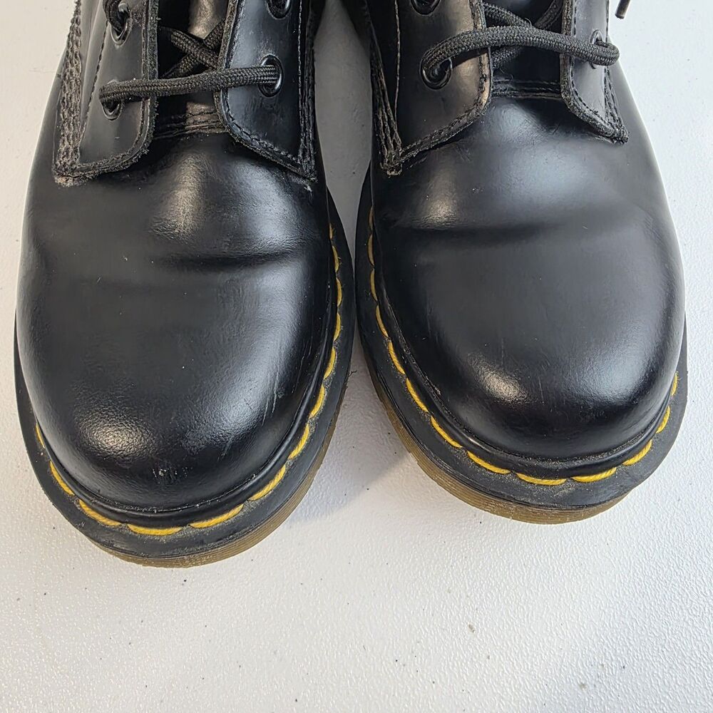 Dr. Martens Womens AirWair Black Leather Classic Combat Style Boots Sz 8 8 Hole - Picture 4 of 8